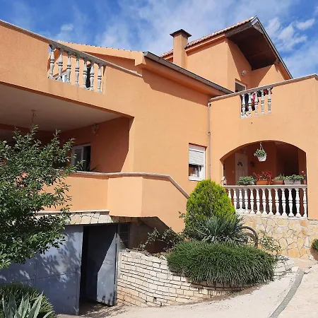 Karla Apartament